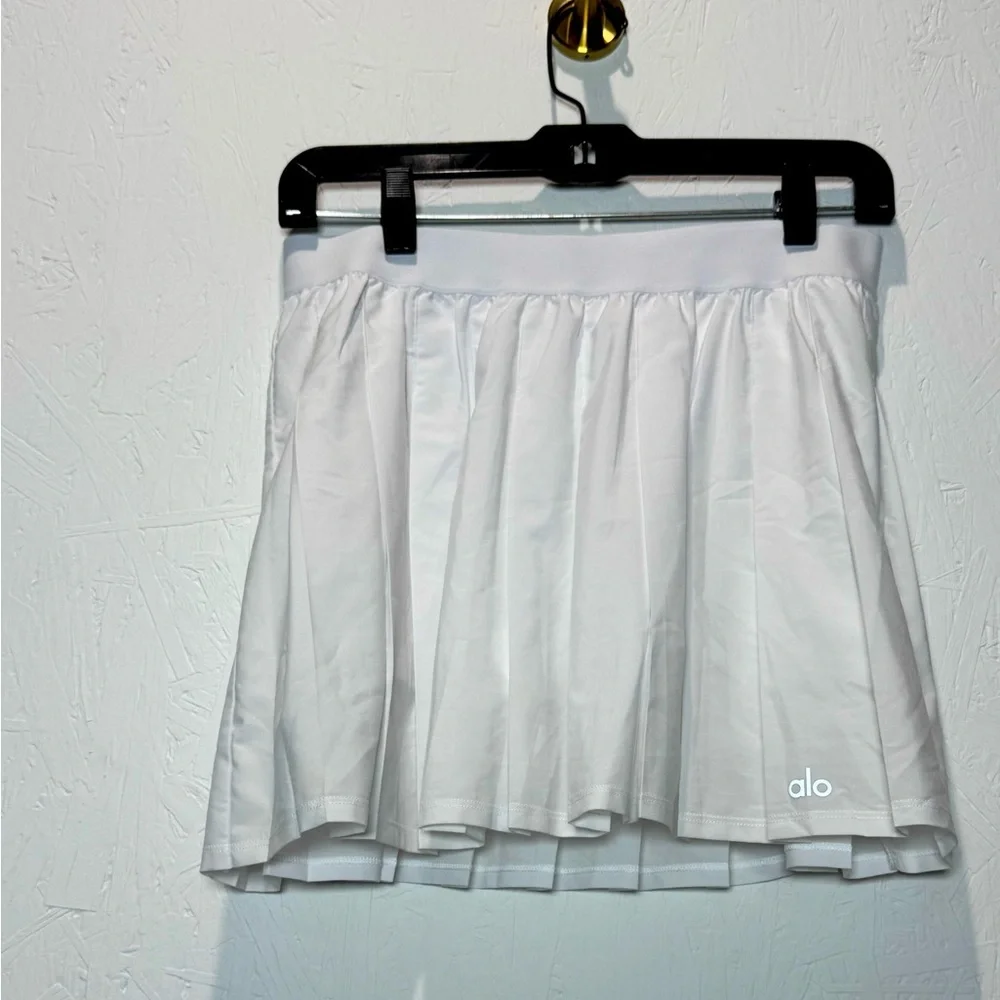 ALO Yoga White Pleated Athletic Skirt